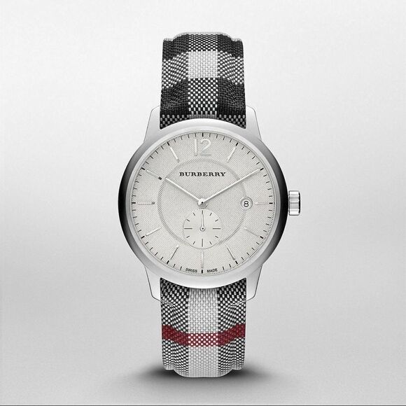NIB Burberry Watch - The Classic Horseferry - Picture 1 of 7